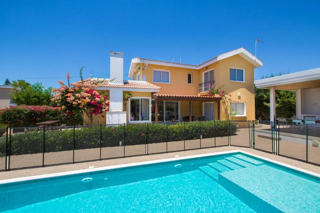 Ayia Napa Villa Danae  أيا نابا